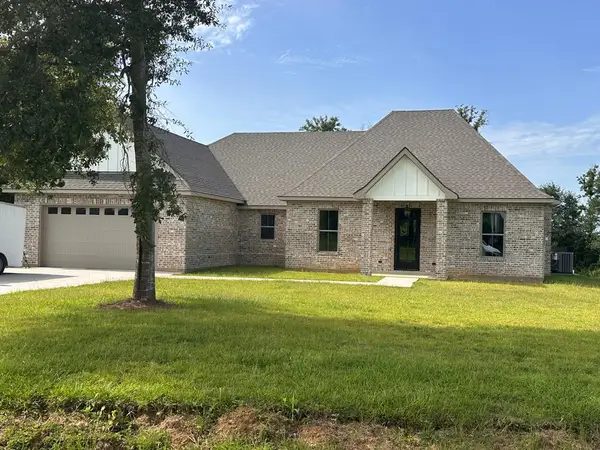 38 South Caesar Oaks Drive, Carriere, MS 39426