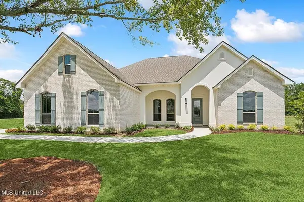 105 Jefferson Davis, Picayune, MS 39466