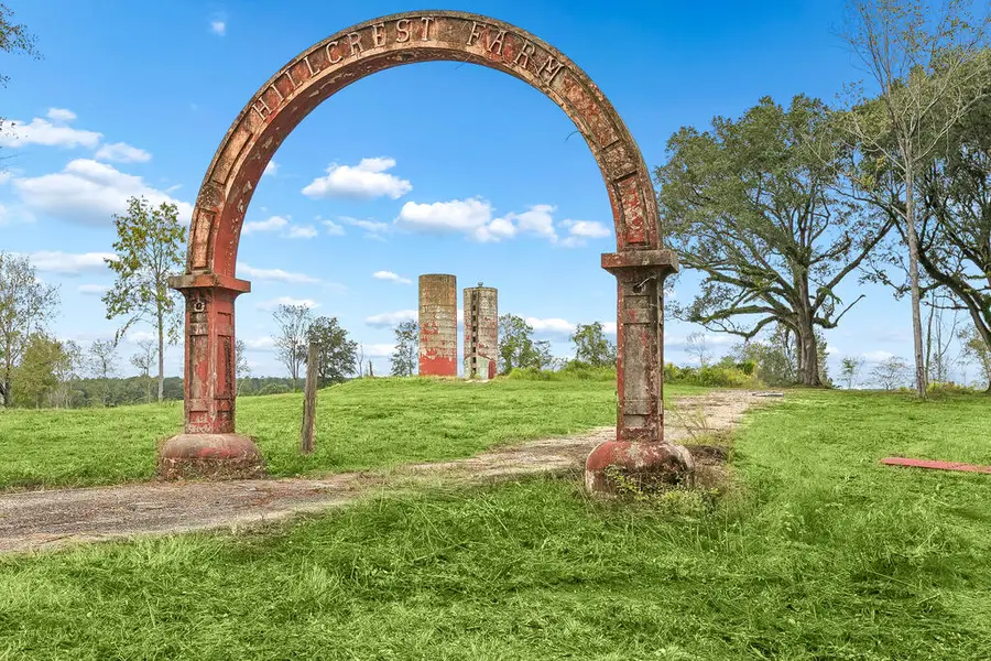 1 Hillcrest Farm Rd., Carriere, MS 39426 - #2