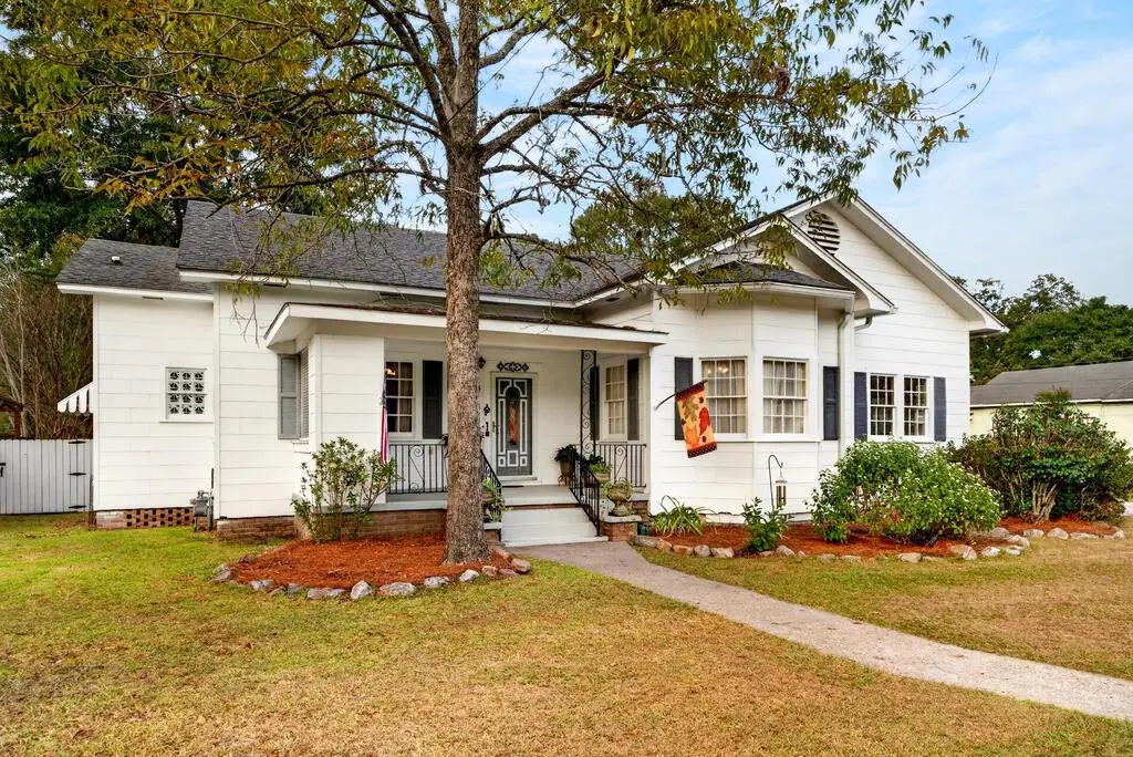 414 W Michigan St, Poplarville, MS 39470 - #1