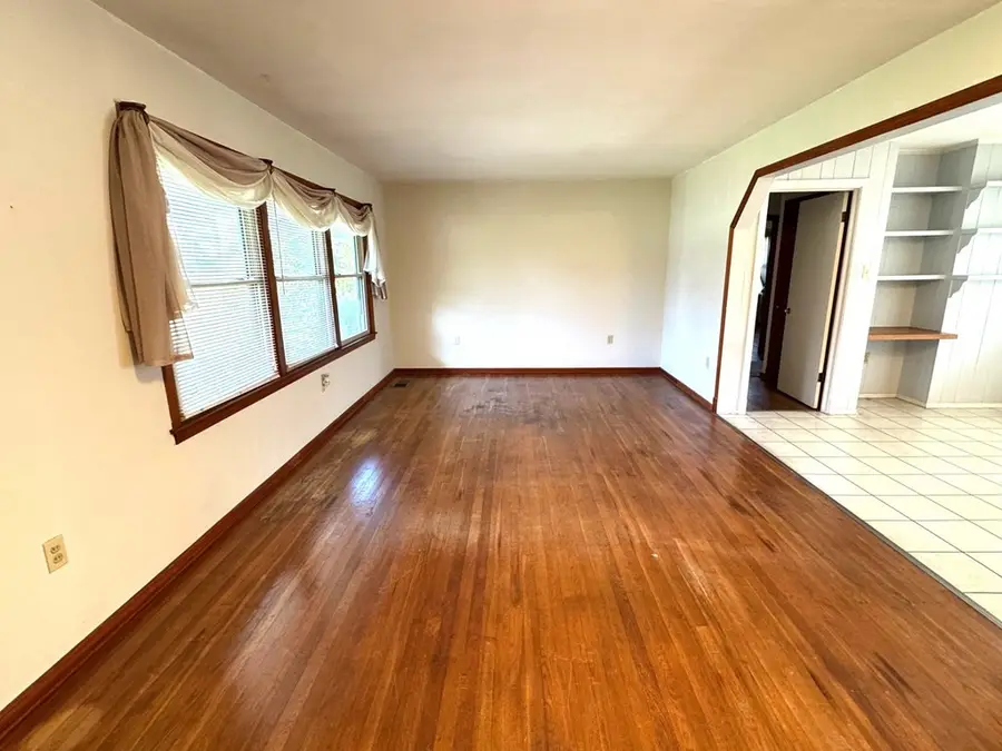 106 Shelly Drive, McComb, MS 39648 - Image #3