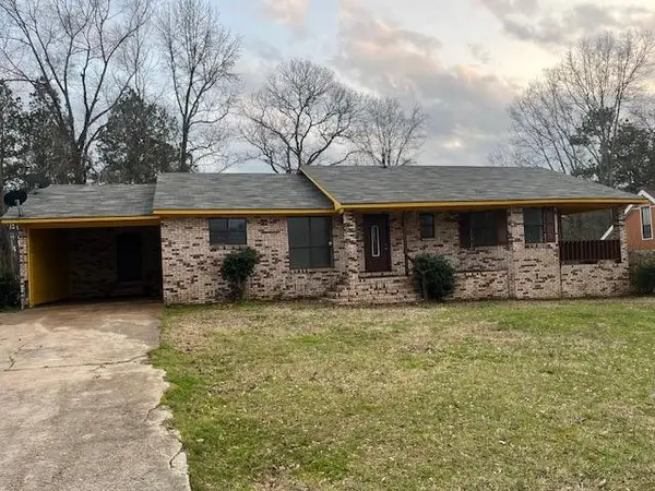 1002 Pershing, McComb, MS 39648