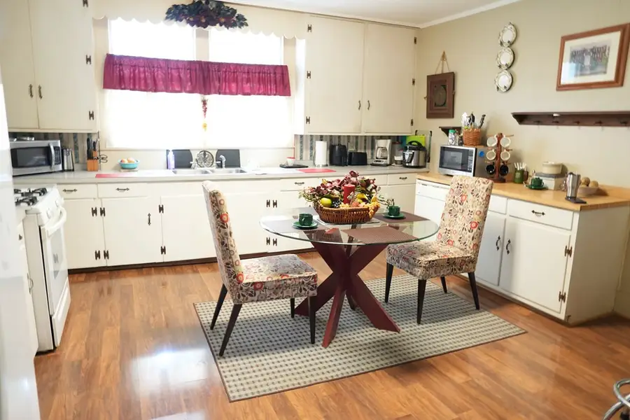 1031 Pearl River Ave, McComb, MS 39666 - Image #2