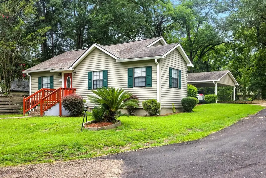 215 Peach Ave S, McComb, MS 39648 - Image #2