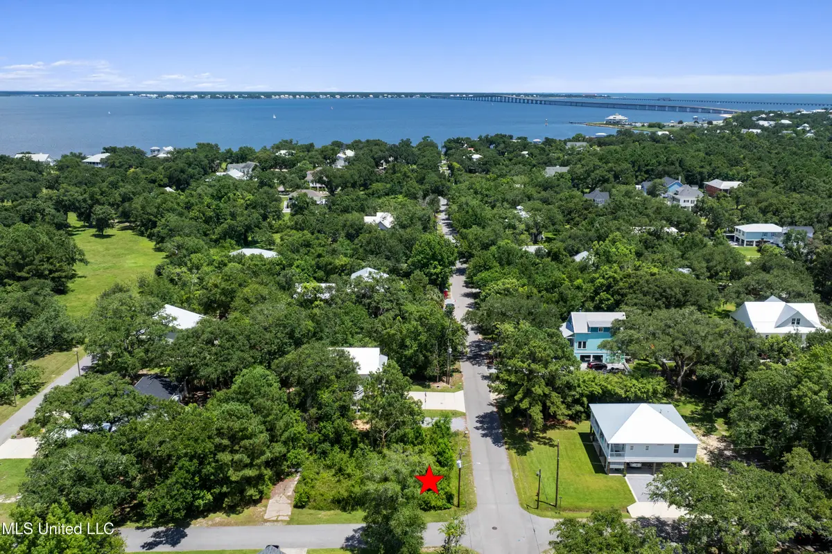 233 Leonhard Avenue, Bay Saint Louis, MS 39520 - Image #1