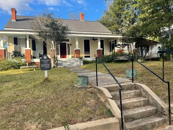 902 Main Street, Woodville, MS 39669