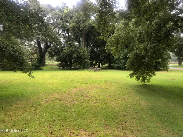 703 Wiggins Circle, Pascagoula, MS 39581