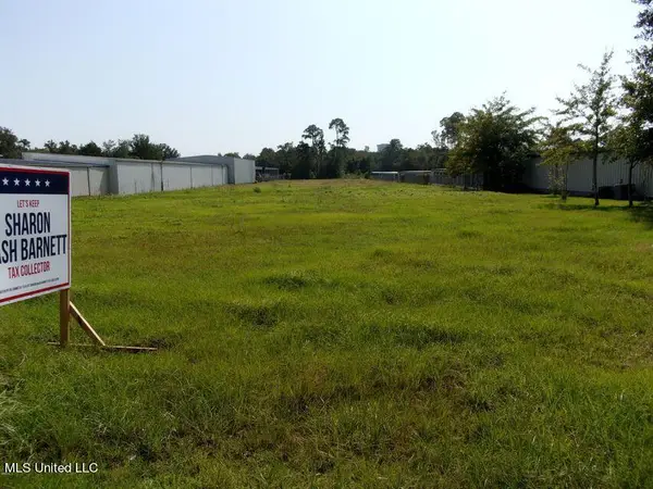 10376 Lemoyne Boulevard, D'Iberville, MS 39540