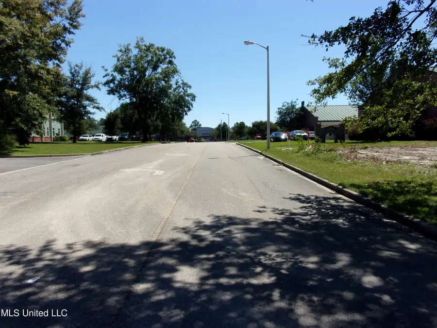 939 Tommy Munro Drive, Biloxi, MS 39532 - Image #3