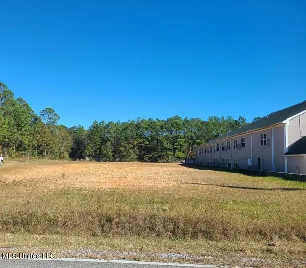 13995 Sam Seymour, Ocean Springs, MS 39565