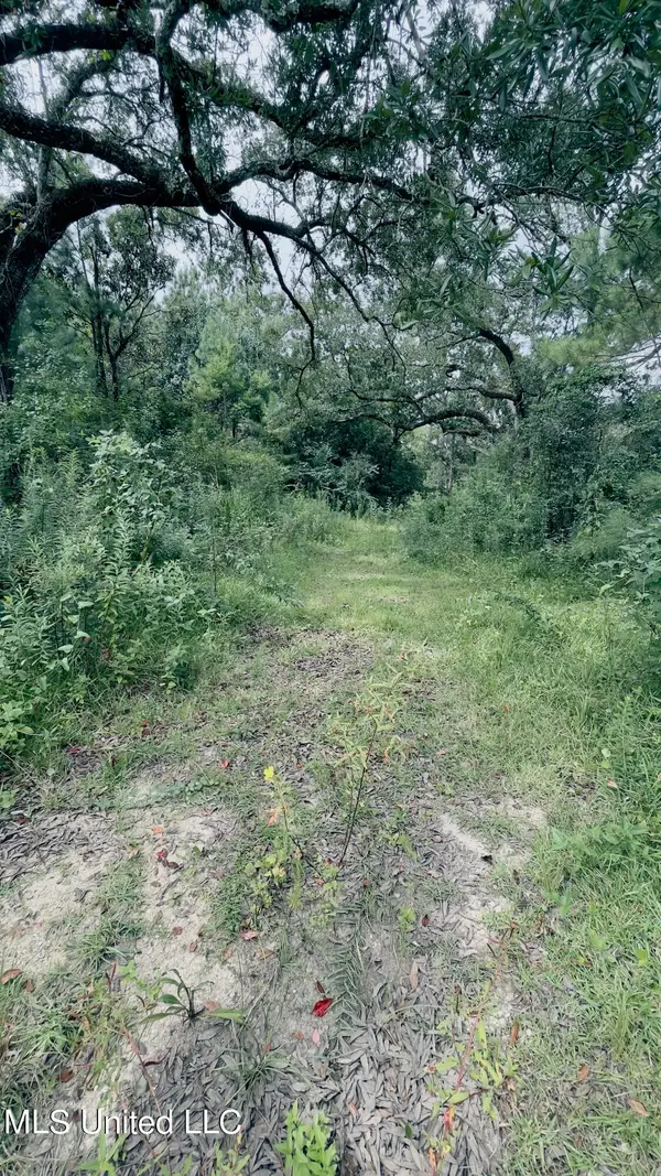 6603 Omaha Street, Biloxi, MS 39532