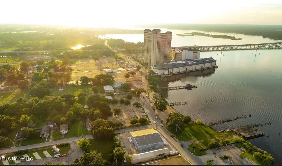 732 Bayview Avenue, Biloxi, MS 39530 - Image #1