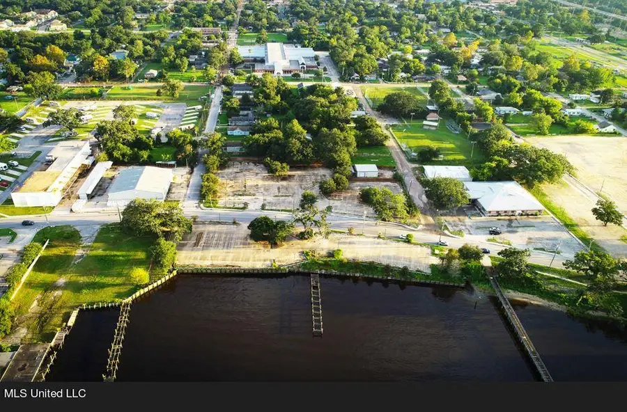 732 Bayview Avenue, Biloxi, MS 39530 - Image #2