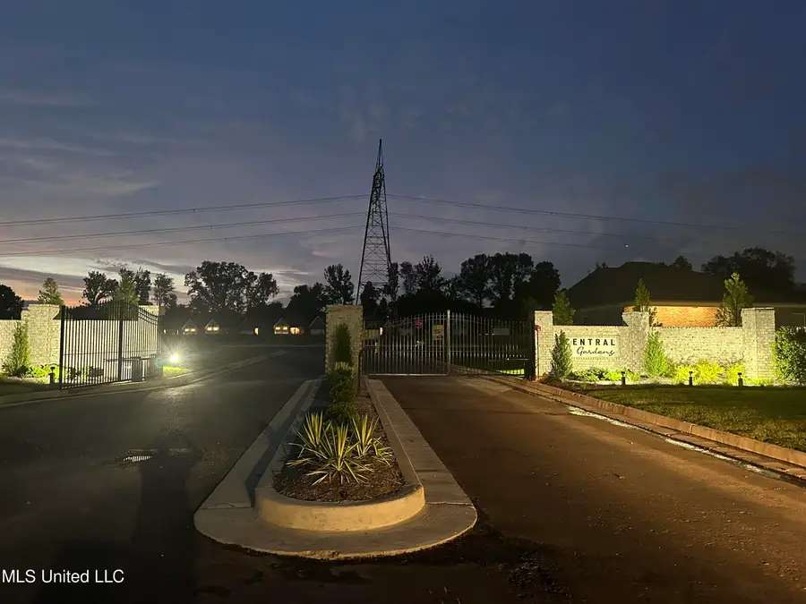 375 Country Garden Drive, Southaven, MS 38671 - Image #2