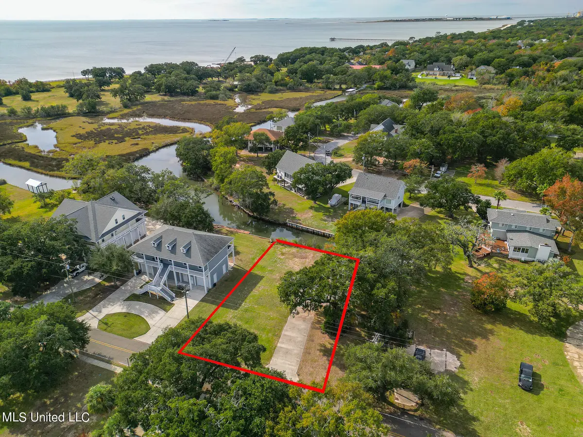 711 Martin Street, Pascagoula, MS 39581 - Image #1