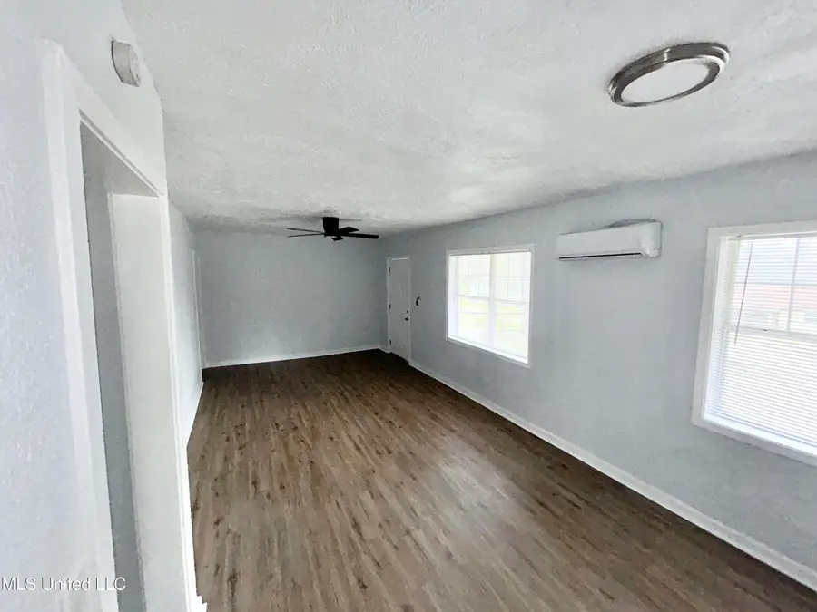 1051 Combs Street, Jackson, MS 39204 - Image #2