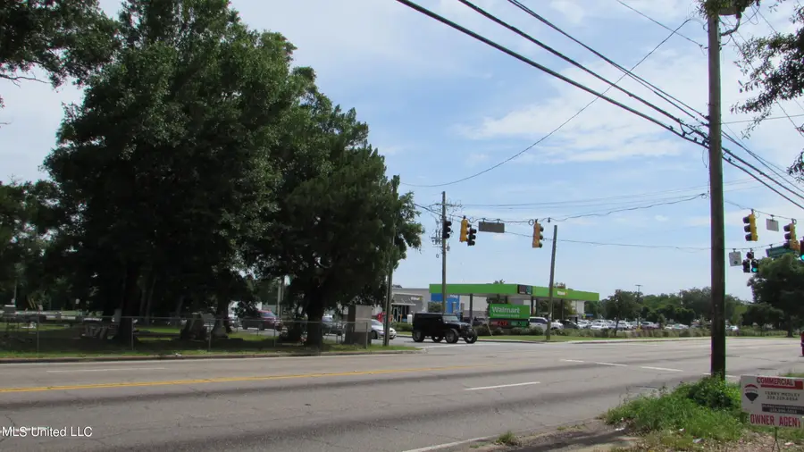 1808 E Pass Road, Gulfport, MS 39507 - Image #3