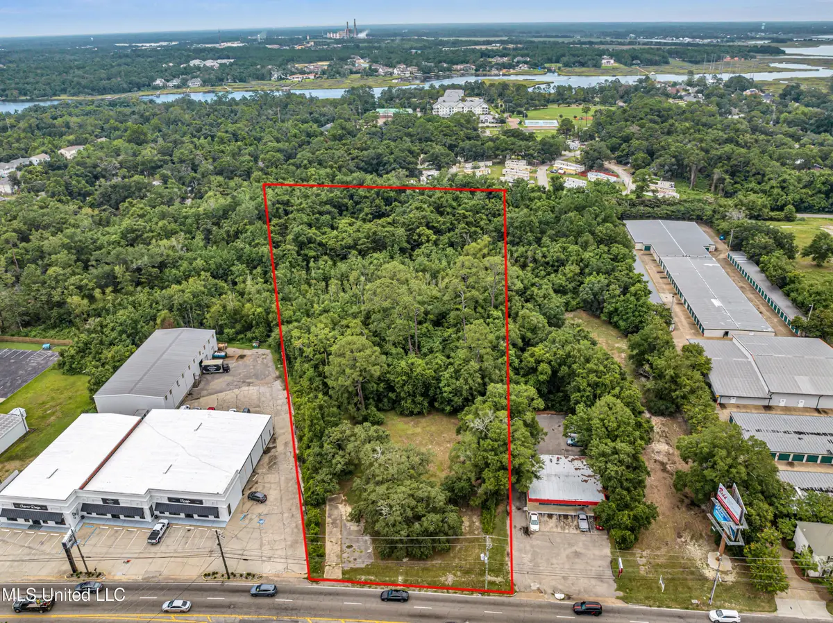 1864 E Pass Road, Gulfport, MS 39507 - Image #1