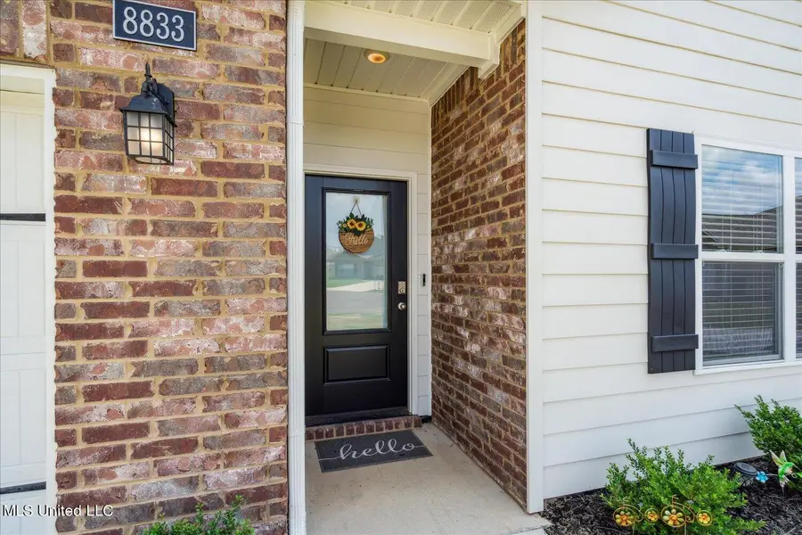 8833 Ruth Ann Cove, Southaven, MS 38671 - Image #2