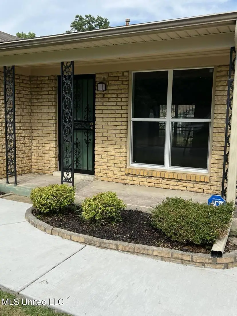 8376 Cedarcrest Drive, Southaven, MS 38671 - Image #2