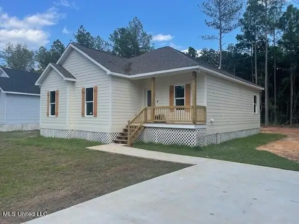 1711 E Lakeshore Drive, Carriere, MS 39426