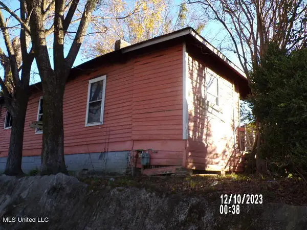 2705 Drummond Street, Vicksburg, MS 39180