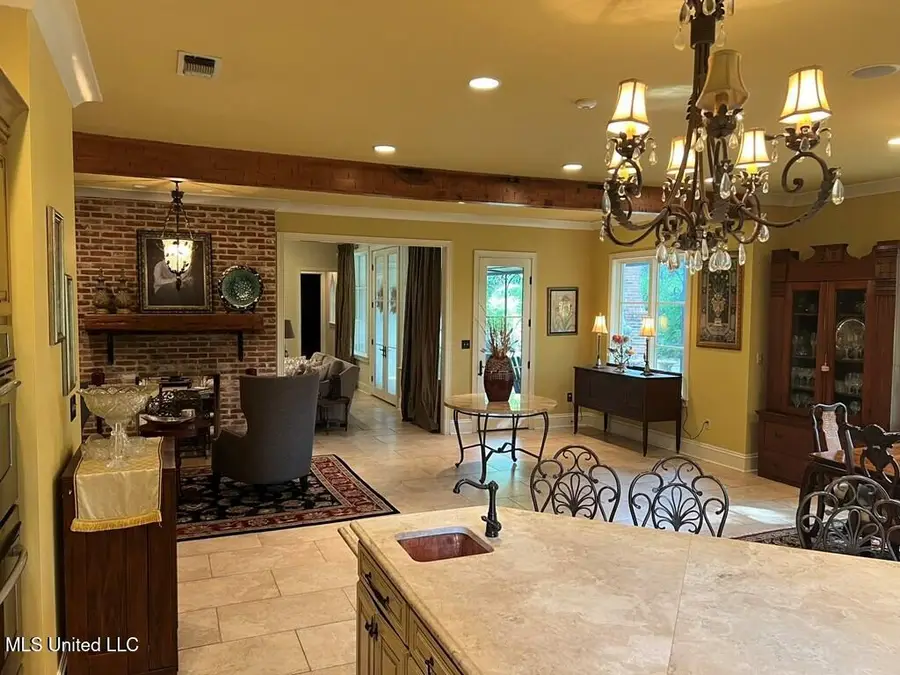 7 Bluff Hills Place, Natchez, MS 39120 - Image #2