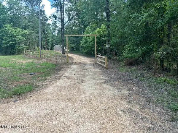 12371 Mcnair Road Nw, Roxie, MS 39661