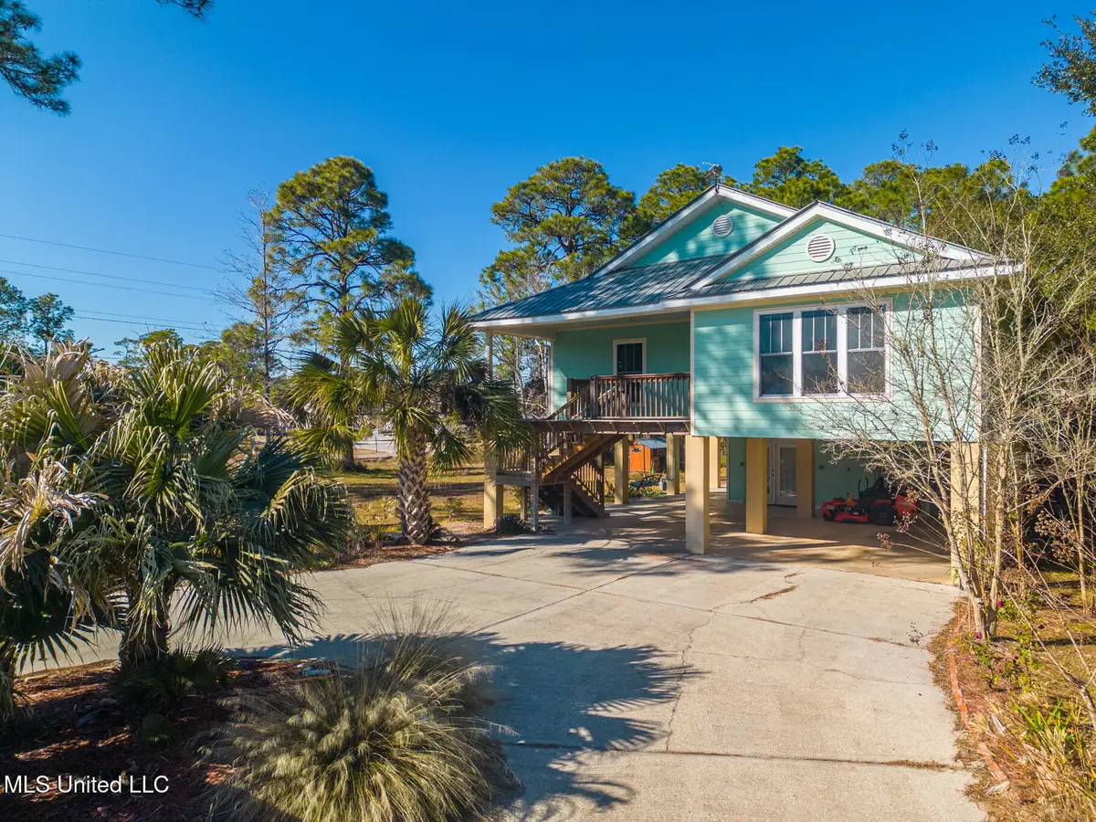 4 Castle Street, Pass Christian, MS 39571 - Image #1
