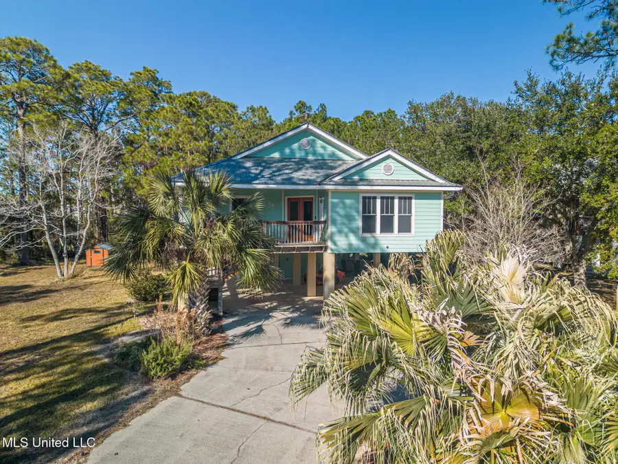 4 Castle Street, Pass Christian, MS 39571 - Image #2