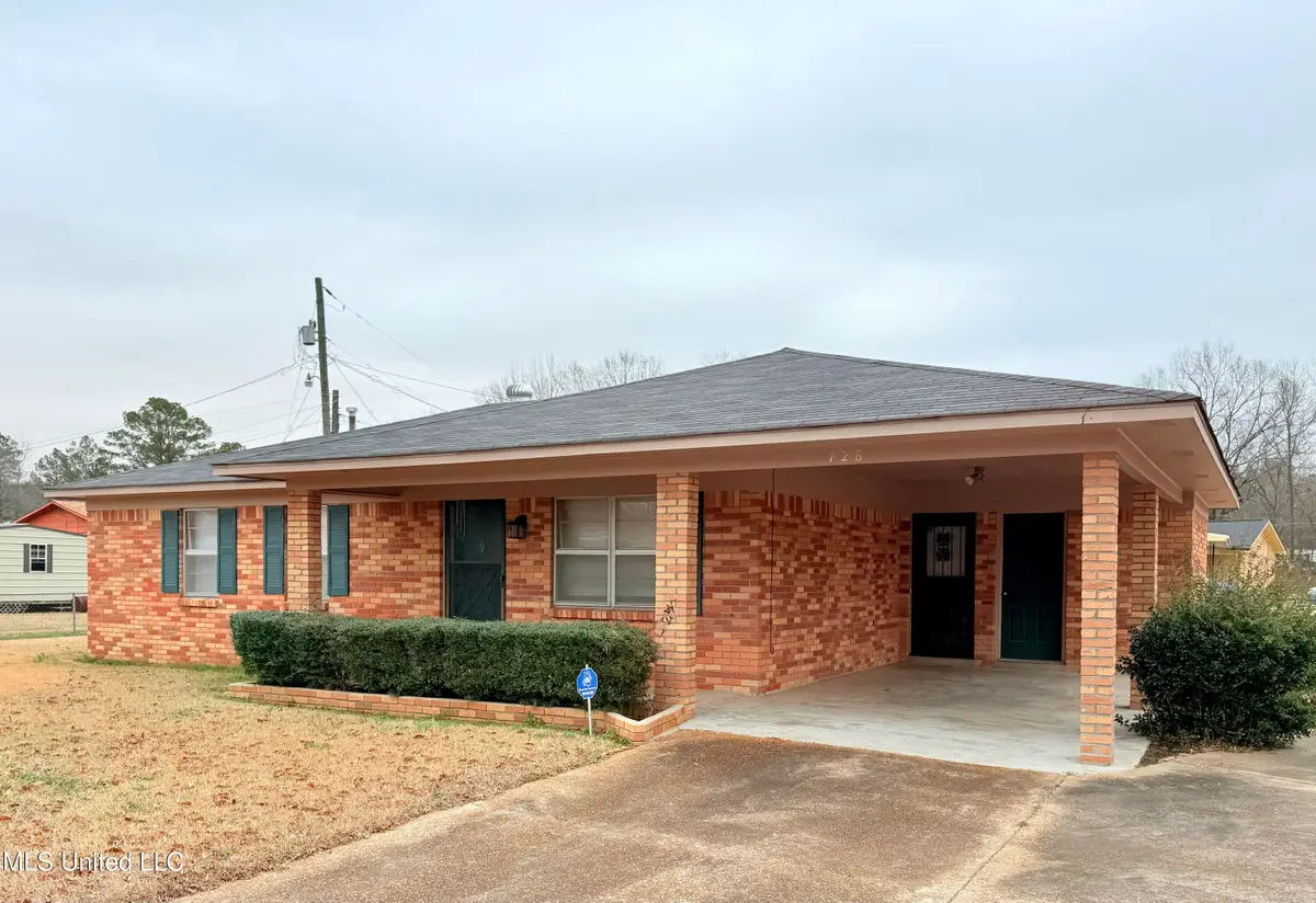126 Lyon Drive, Grenada, MS 38901 - Image #1