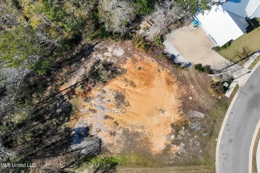 133 Seaside Drive, Ocean Springs, MS 39564 - #3