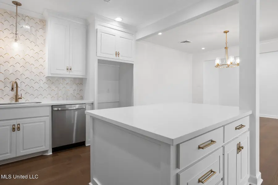 420 Saint Andrews Drive, Jackson, MS 39211 - Image #2