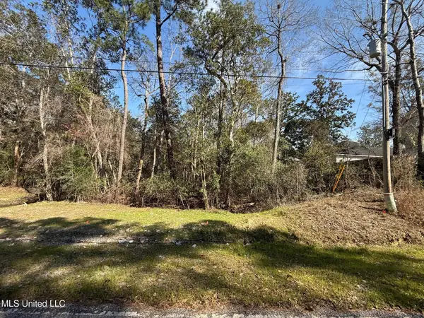 94142 Bayou Drive, Diamondhead, MS 39525