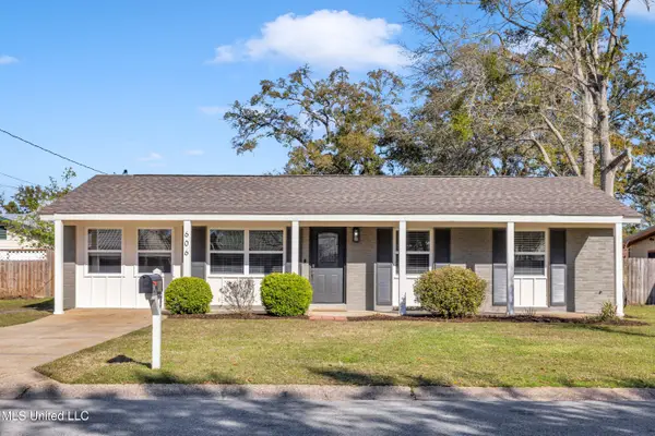 606 Clark Avenue, Ocean Springs, MS 39564