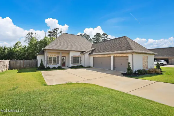 123 Freeland Lane, Clinton, MS 39056