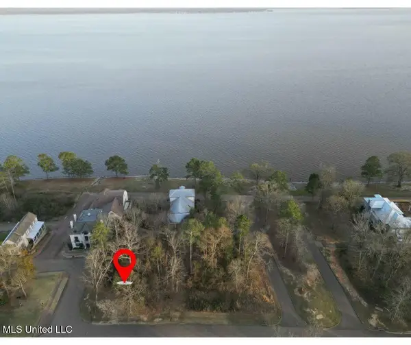 N Natchez Drive, Madison, MS 39110