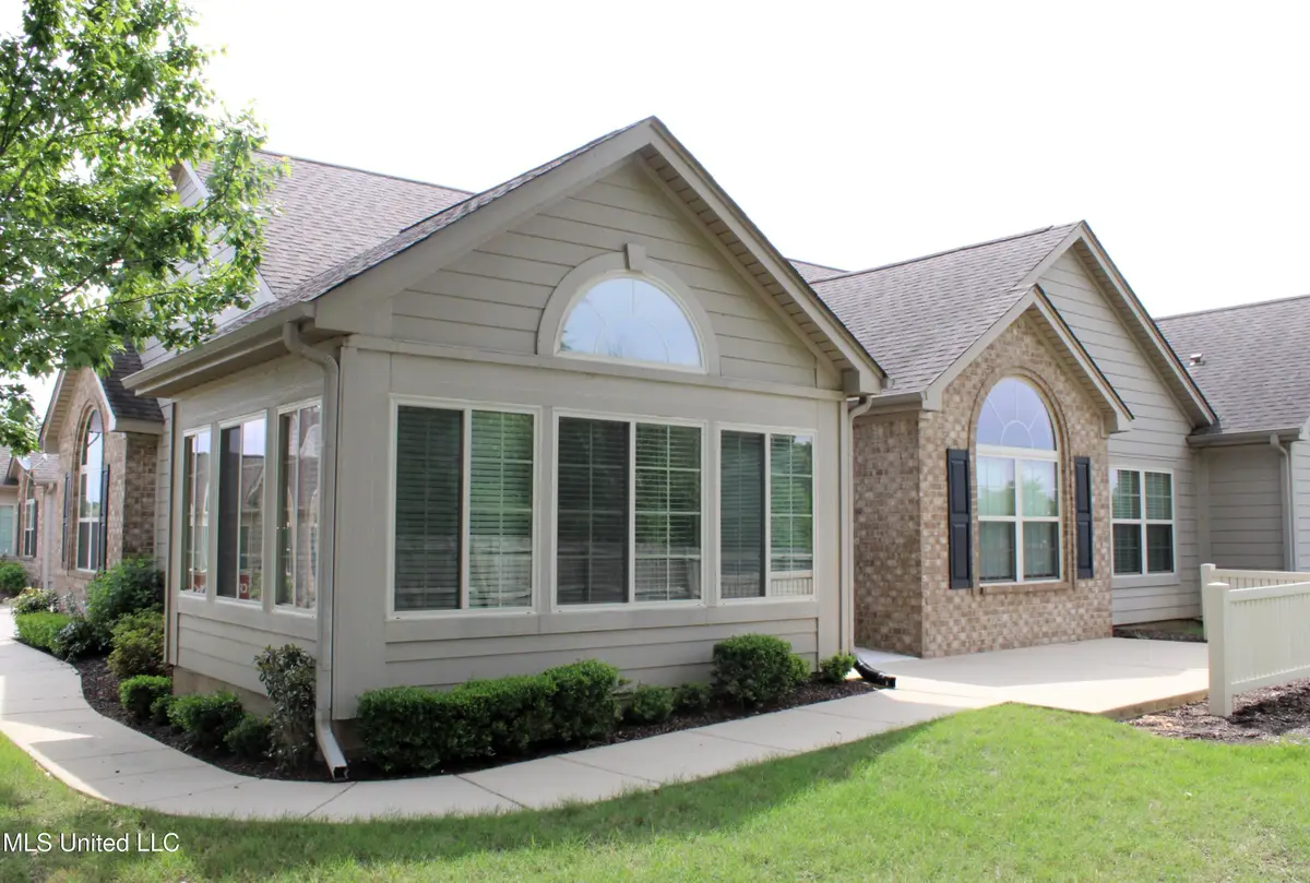 8649 Parkview Oaks Circle, Olive Branch, MS 38654 - Image #1