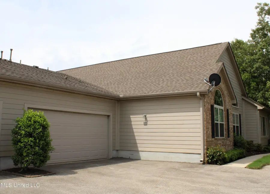 8649 Parkview Oaks Circle, Olive Branch, MS 38654 - Image #2