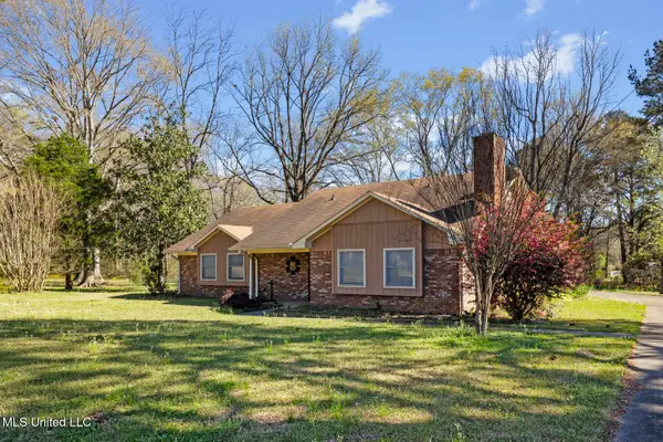 1054 Westbury Square, Jackson, MS 39212