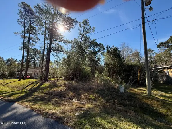 5727 Alkii Way, Diamondhead, MS 39525