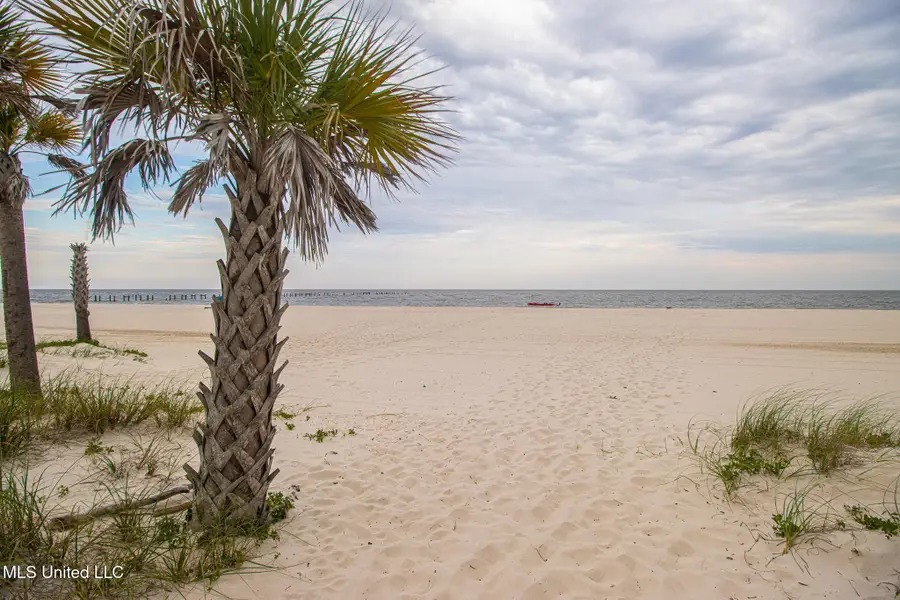 900 Village Lane, Pass Christian, MS 39571 - Image #3