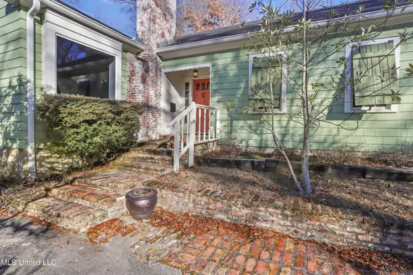 3745 Kings Highway, Jackson, MS 39216