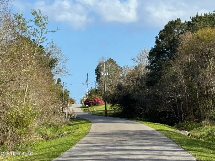 202 Vacation Lane, Waveland, MS 39576 - Image #2