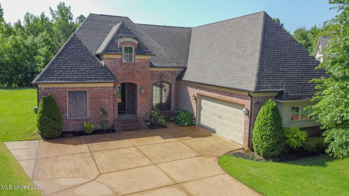 4342 Robinson Loop, Olive Branch, MS 38654 - Image #1