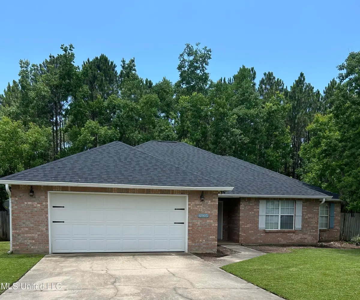 6905 Pinehurst Drive, Ocean Springs, MS 39564 - Image #1