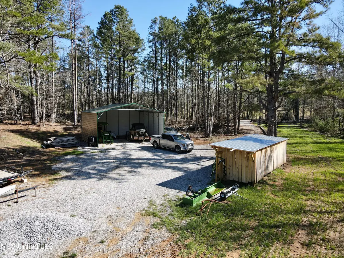 217 281, Banner, MS 38913 - Image #1