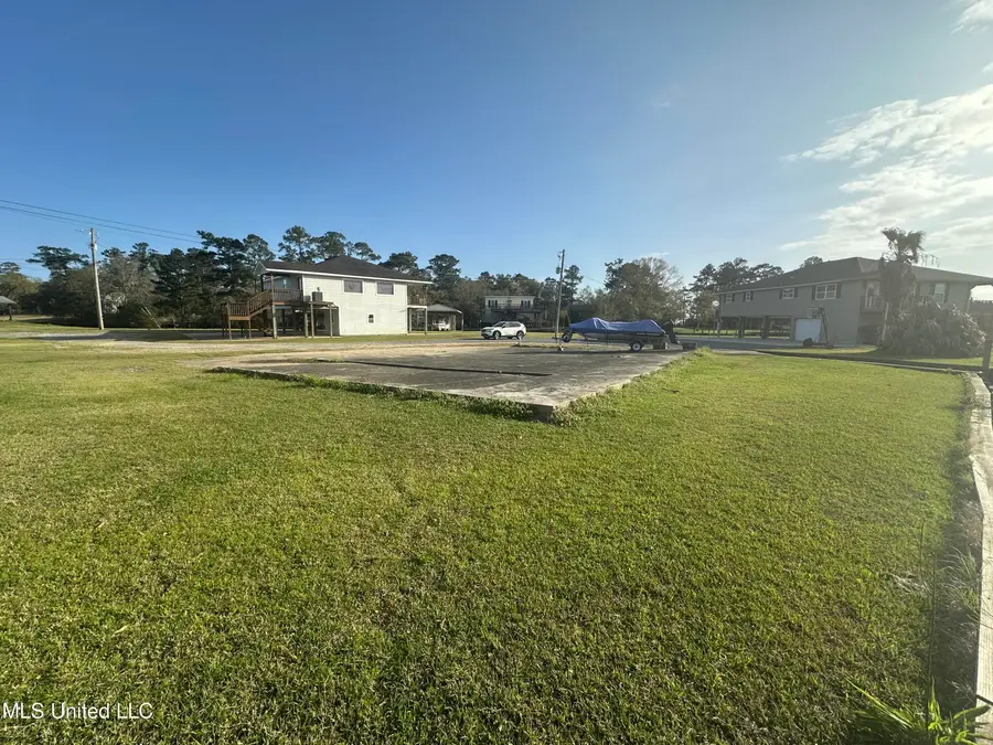 16040 Dennie's, Pearlington, MS 39572 - Image #3