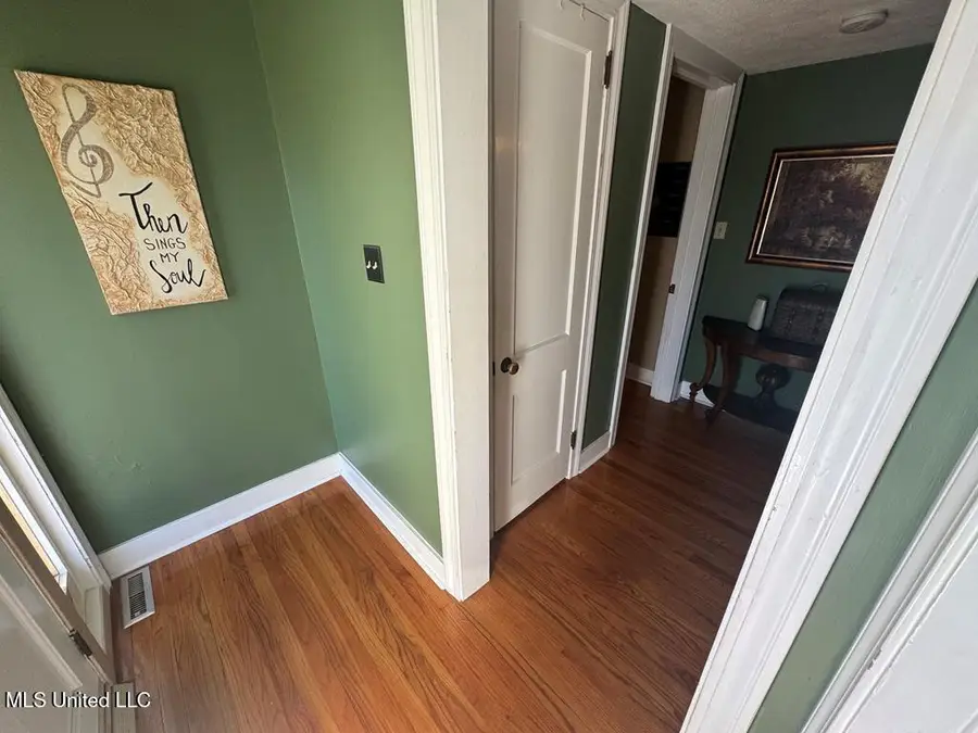 315 N Jackson Street, Poplarville, MS 39470 - Image #2