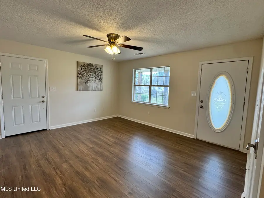 650 W Lake Drive, Holly Springs, MS 38635 - Image #3